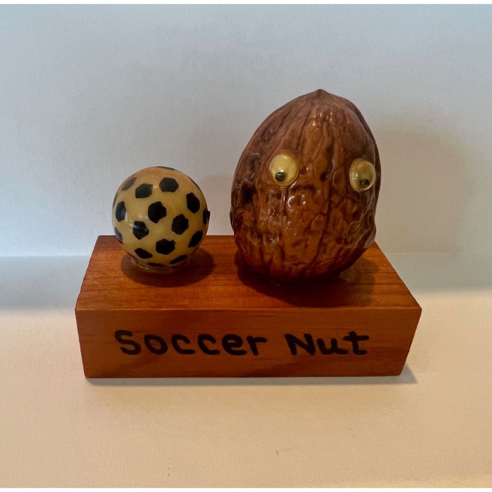 Soccer Nut Figurine Walnut Googly Eyes Vintage 1970's Desk Office‎ Coach Decor